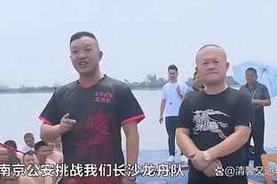 双红会表现不佳，曼联球迷吐槽：赶紧把阿姆拉巴特退货吧